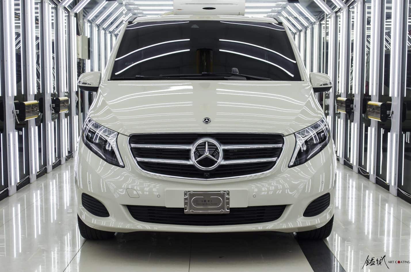 Benz 賓士 V250d 白色作品主圖