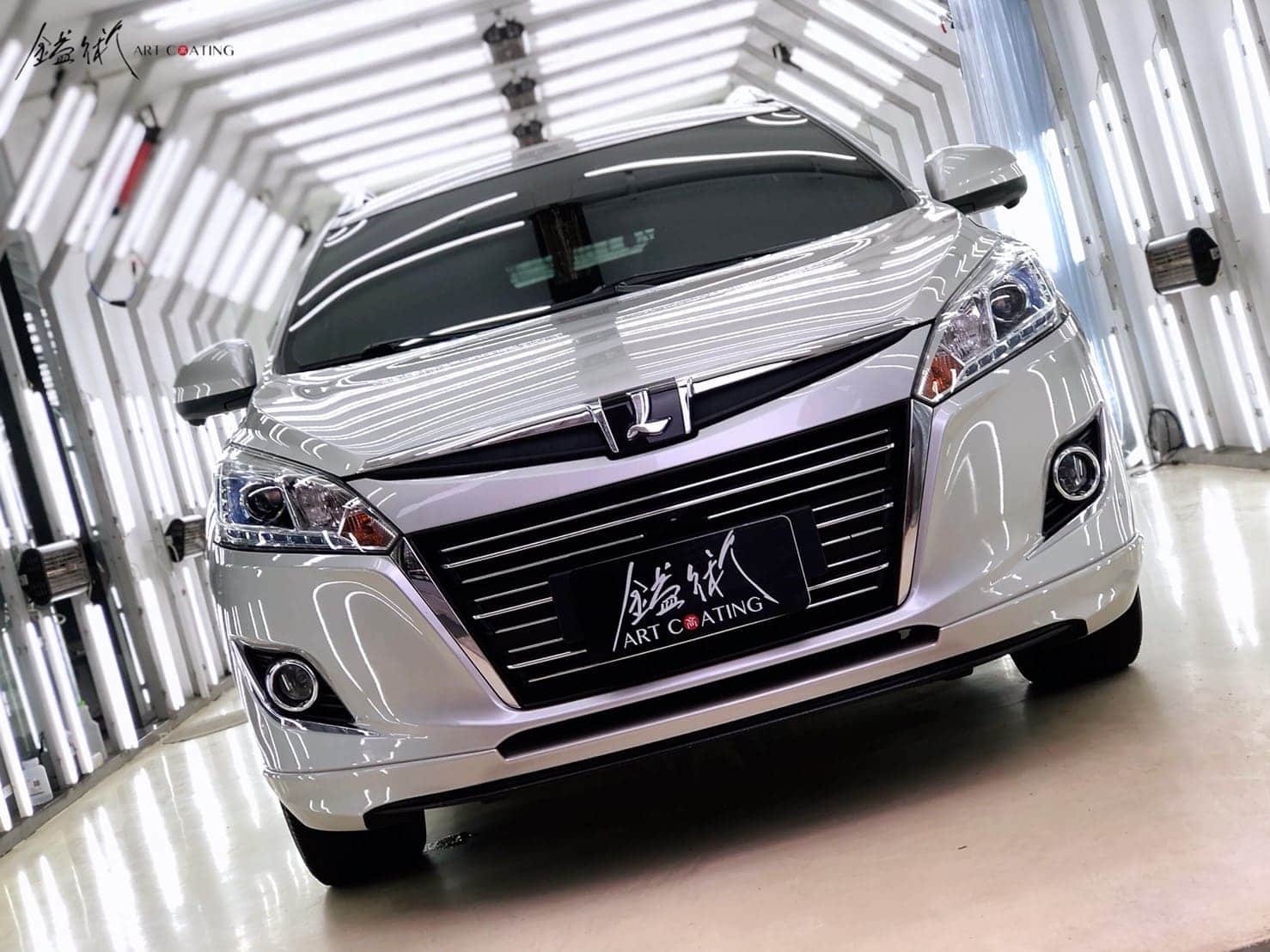 Luxgen 納智捷 U6Turbo 銀色作品主圖