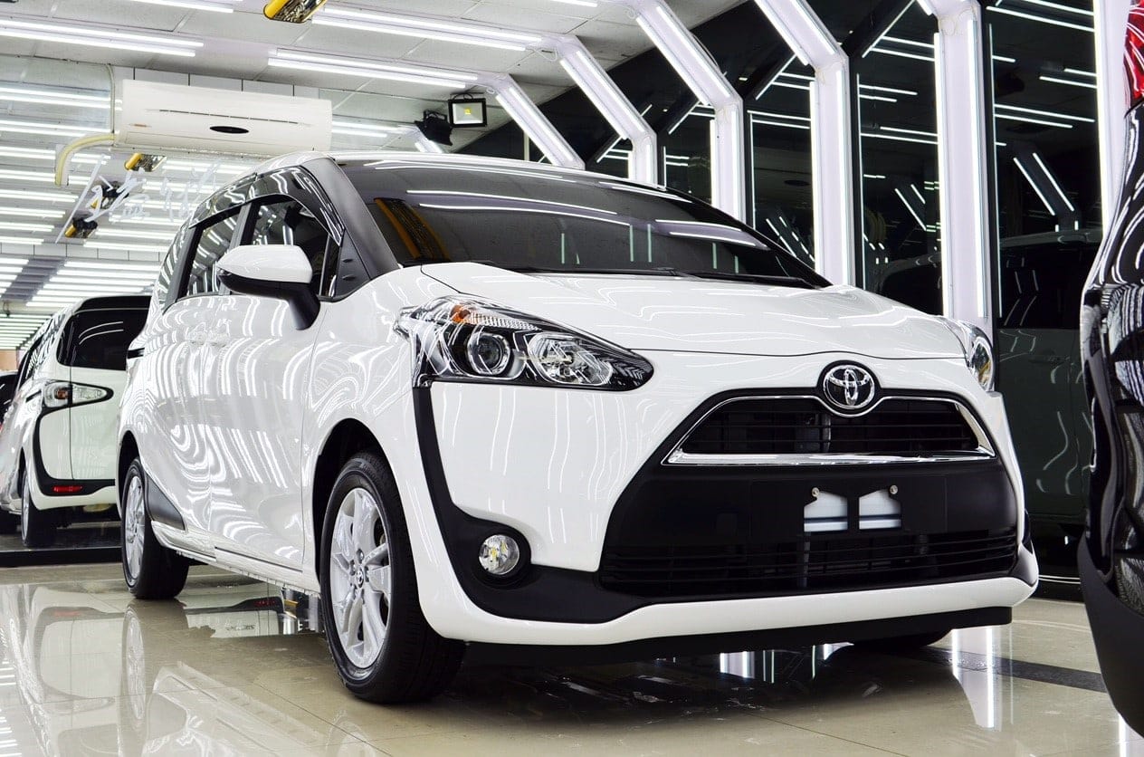 Toyota 豐田 Sienta 白色作品主圖