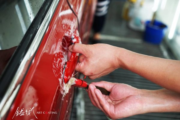 車門手把內部做細部清潔