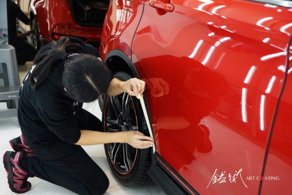 車體塑膠件部位用美容紙膠帶保護